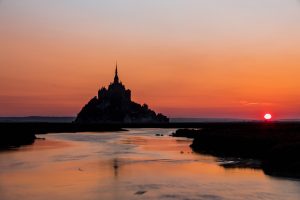 mont saint michel coucher soleil
