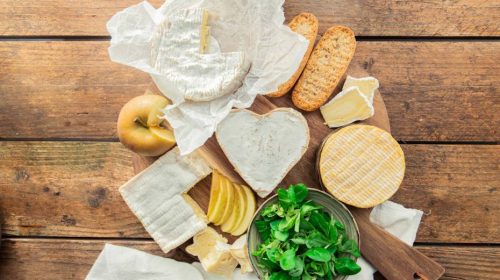 Assortiment_de_fromages_normands_-_Mathilde_Boclet-Mathilde_Boclet-1600px-1