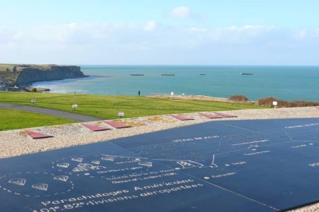 vue aérienne de la plage d'Arromanches-les-Bains
