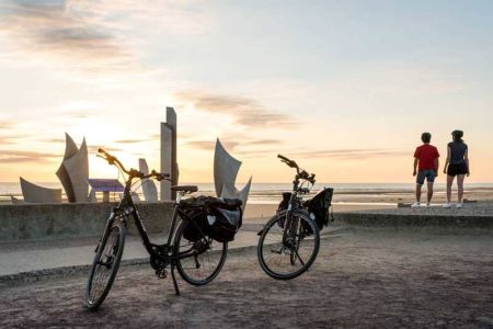 Voyage-a-velo-Normandie-Omaha_Beach-Plage_Debarquement-Le_jour_le_plus_long Normandie Rando