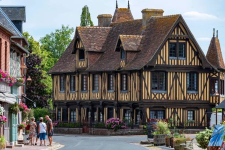 image d'un manoir à Beuvron en Auge en Normandie