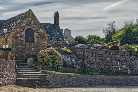 image d'une bâtisse à Perros-Guirec